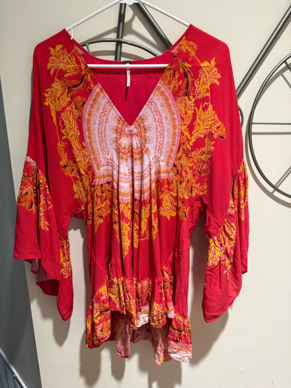 Free People Women's Red Floral Bohemian V-Neck Flowing Top Size XS